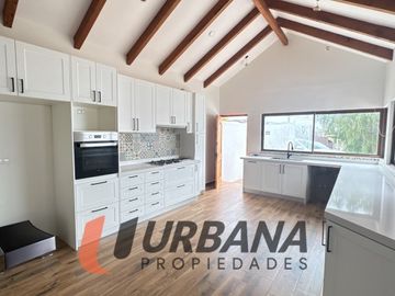 EXCLUSIVA CASA CON VISTA PANORÁMICA A LA HERRADURA