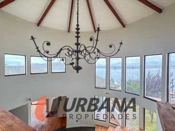 EXCLUSIVA CASA CON VISTA PANORÁMICA A LA HERRADURA