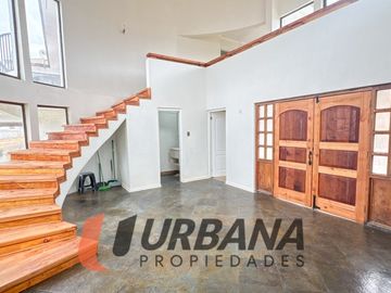 EXCLUSIVA CASA CON VISTA PANORÁMICA A LA HERRADURA