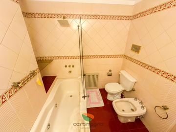 Exclusivo Semipiso en Venta – Nueva Córdoba Frente al parque