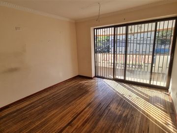 Oficina en Venta en Praga / Salvador