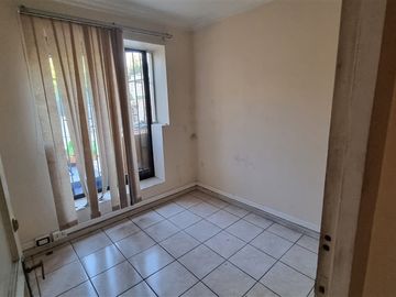 Oficina en Venta en Praga / Salvador