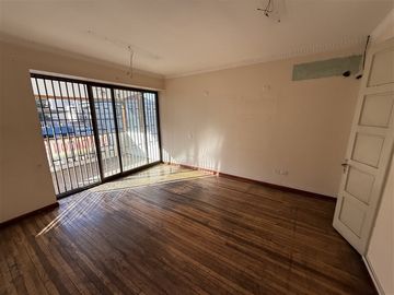 Oficina en Venta en Praga / Salvador