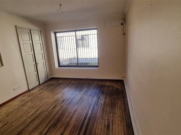 Oficina en Venta en Praga / Salvador