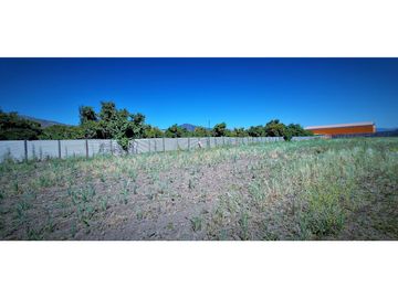 Venta de sitio en área  industrial, de 5.000 m2., en Hijuelas.