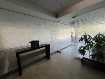 Oficinas en la mejor zona a la entrada de CU al mejor precio