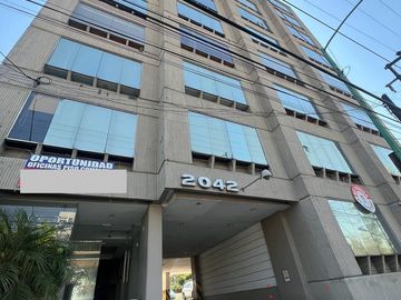 Oficinas en la mejor zona a la entrada de CU al mejor precio