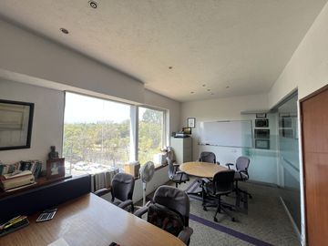 Oficinas en la mejor zona a la entrada de CU al mejor precio