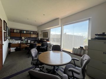 Oficinas en la mejor zona a la entrada de CU al mejor precio