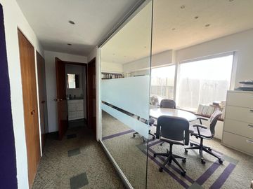 Oficinas en la mejor zona a la entrada de CU al mejor precio