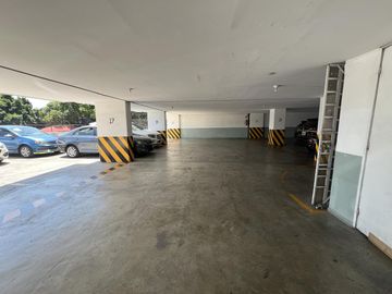 Oficinas en la mejor zona a la entrada de CU al mejor precio