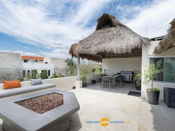 Lujosa Casa en Condominio con Muelle Privado y Solarium!