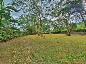 Maat Vende Casa  en Condominio-Villeta 2.697m2 $1.590Millones
