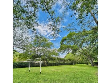Maat Vende Casa  en Condominio-Villeta 2.697m2 $1.590Millones