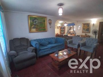 Casa en Venta en Julio Escudero