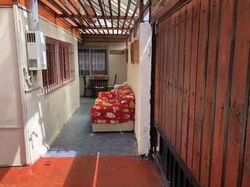 VENDE CASA 3 DORM, 2 BAÑOS, A PASOS METRO COPA LO MARTINEZ, EL BOSQUE