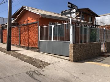 VENDE CASA 3 DORM, 2 BAÑOS, A PASOS METRO COPA LO MARTINEZ, EL BOSQUE