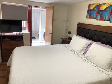 VENDE CASA 3 DORM, 2 BAÑOS, A PASOS METRO COPA LO MARTINEZ, EL BOSQUE