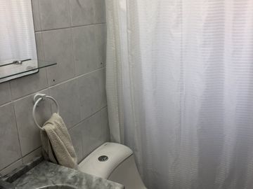 VENDE CASA 3 DORM, 2 BAÑOS, A PASOS METRO COPA LO MARTINEZ, EL BOSQUE