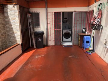 VENDE CASA 3 DORM, 2 BAÑOS, A PASOS METRO COPA LO MARTINEZ, EL BOSQUE