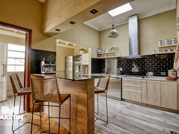 Casa 4 amb en venta con patio, terraza y quincho - Olivos