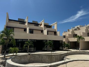 TownHouse en Venta en Telchac Puerto /a 140 mts del mar/ENTREGA INMEDIATA