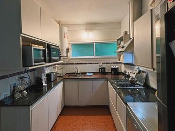 Casa en venta - 3 Dormitorios 2 Baños - Cochera - Berazategui