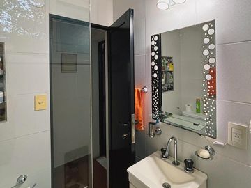 Casa en venta - 3 Dormitorios 2 Baños - Cochera - Berazategui