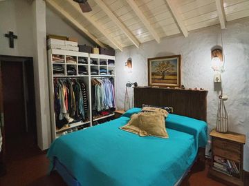 Casa en venta - 3 Dormitorios 2 Baños - Cochera - Berazategui