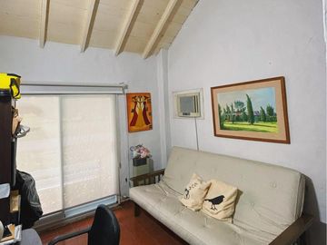 Casa en venta - 3 Dormitorios 2 Baños - Cochera - Berazategui