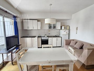 Monoambiente en VENTA con balcón corrido. Piscina y SUM.