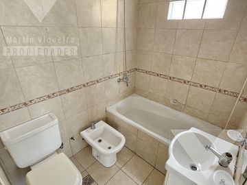 Monoambiente en VENTA con balcón corrido. Piscina y SUM.