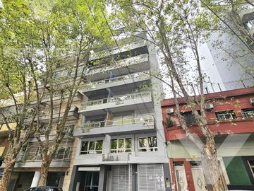 Monoambiente en VENTA con balcón corrido. Piscina y SUM.