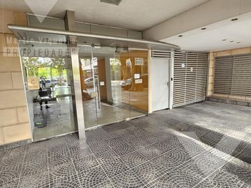 Monoambiente en VENTA con balcón corrido. Piscina y SUM.