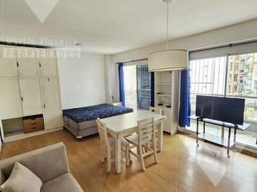 Monoambiente en VENTA con balcón corrido. Piscina y SUM.
