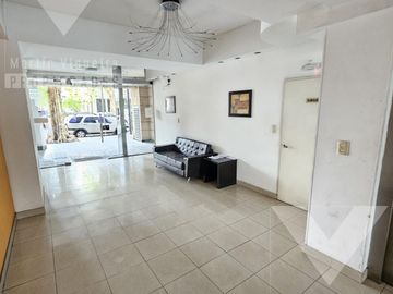 Monoambiente en VENTA con balcón corrido. Piscina y SUM.