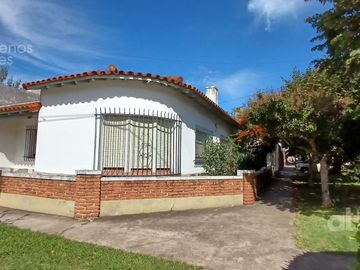 CASA VENTA 3 AMBIENTES CON PATIO