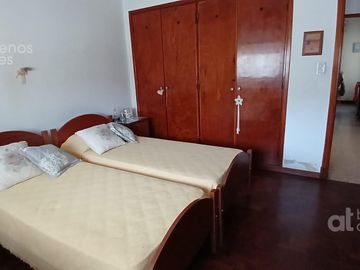 CASA VENTA 3 AMBIENTES CON PATIO