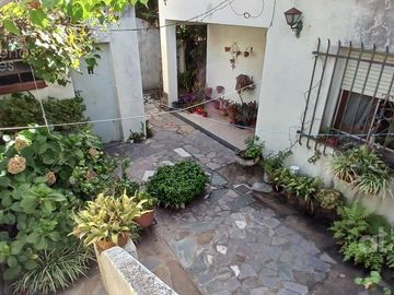 CASA VENTA 3 AMBIENTES CON PATIO