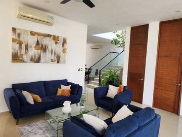 CASA EN VENTA EN FRACC. PRIVADO EN MERIDA, YUCATAN.