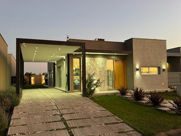 Casa en Barrio Las Retamas