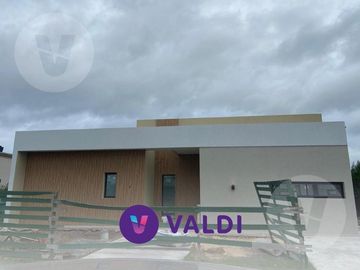 Casa en venta - Barrio Los Talas, Canning