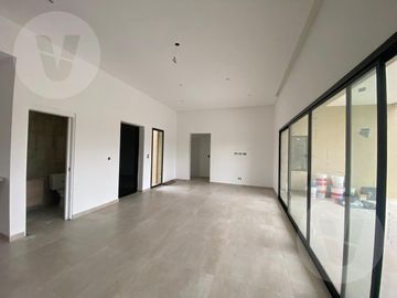 Casa en venta - Barrio Los Talas, Canning