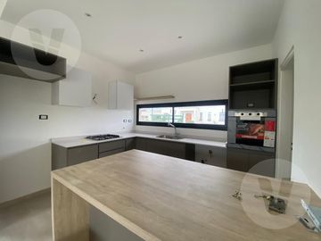 Casa en venta - Barrio Los Talas, Canning