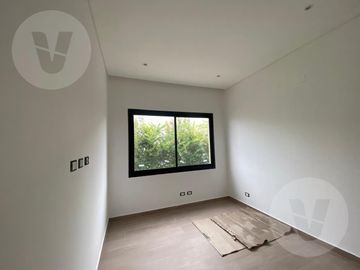 Casa en venta - Barrio Los Talas, Canning