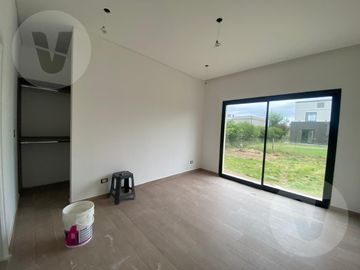 Casa en venta - Barrio Los Talas, Canning