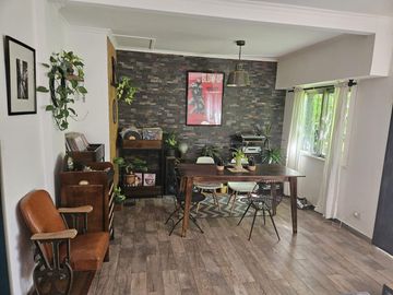 Venta- casa en una planta- 4 ambientes- patio- pileta- garaj