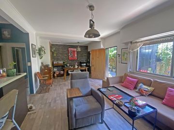 Venta- casa en una planta- 4 ambientes- patio- pileta- garaj