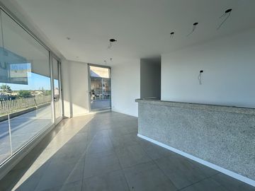 Local VEN Street  Center, Villanueva - Tigre - Laguna Grande
