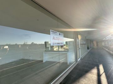 Local VEN Street  Center, Villanueva - Tigre - Laguna Grande